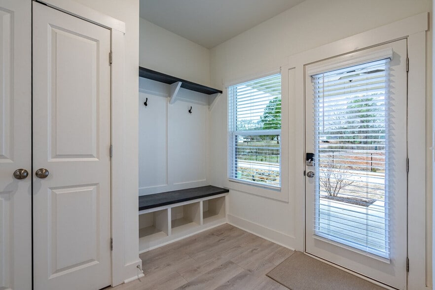 Building Photo - 51 Puckett Rd SE