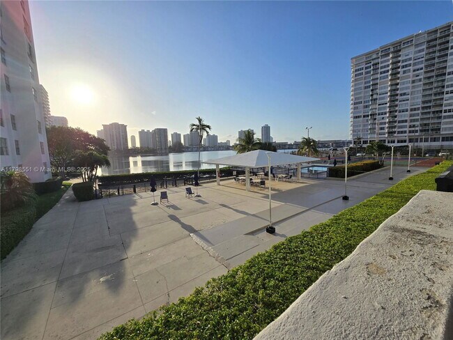 Building Photo - 2780 NE 183rd St