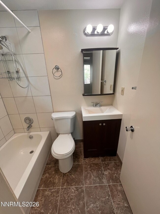Building Photo - 940 Opalite Dr