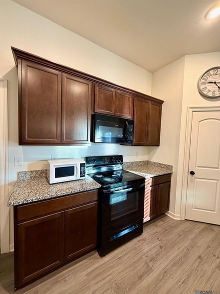 Building Photo - 40087 Trace Ave