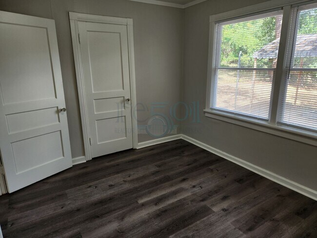 Building Photo - Riverdale Bungalo