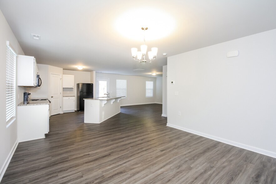 Building Photo - 2925 Ember Brook Ct