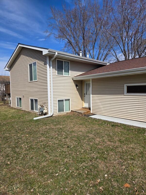 Building Photo - 7441 Brunswick Ave N