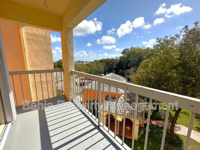 Building Photo - 8160 Geneva Ct