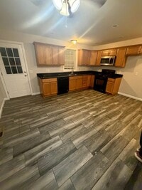 Building Photo - 18-20 Pine Grove St