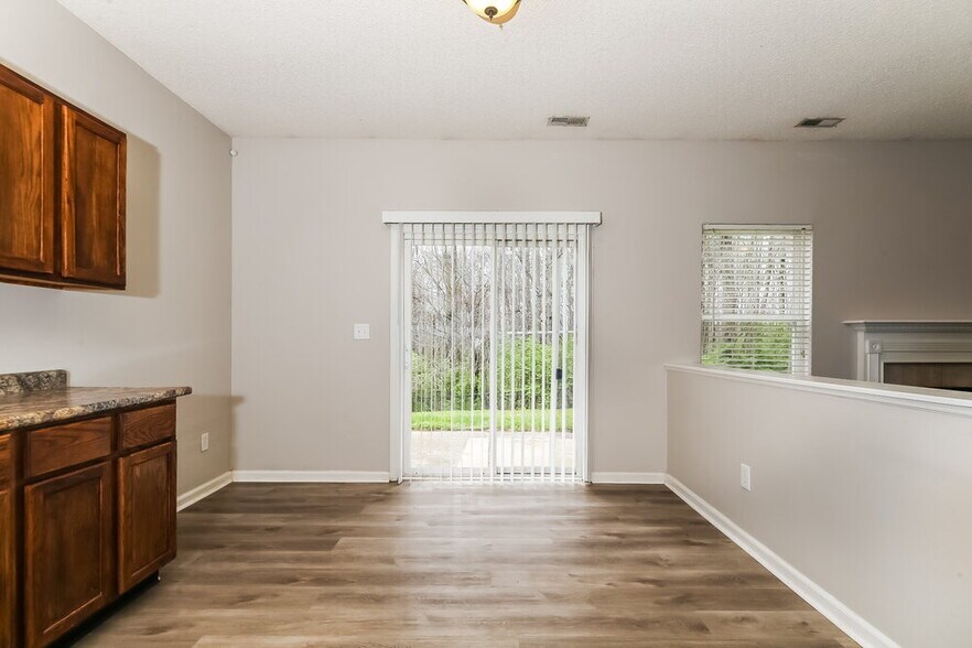 Building Photo - 5810 Long Lake Ln.