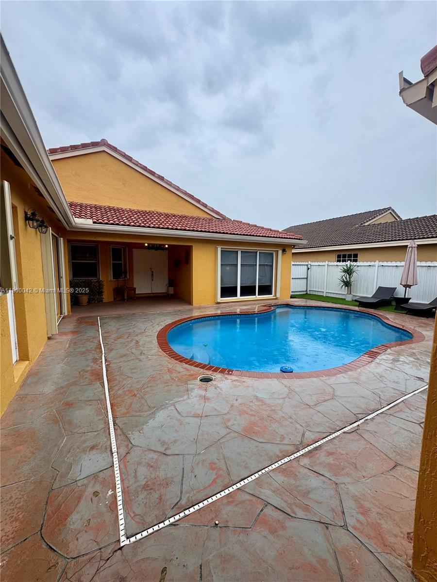 Building Photo - 685 SW 198th Ter