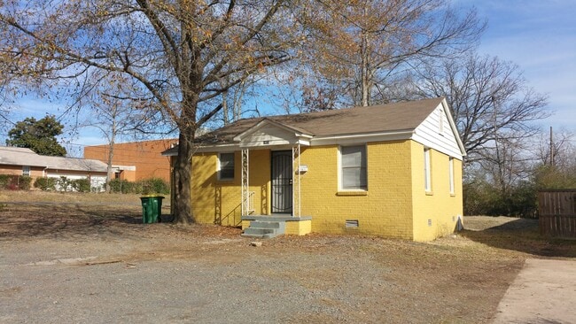 Building Photo - 2 Bedroom Home