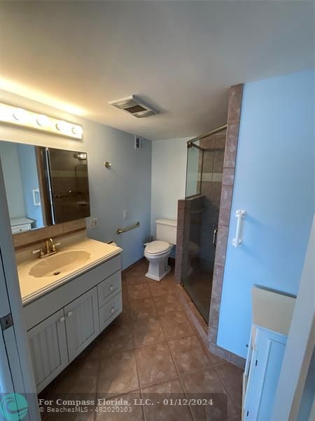 Building Photo - 511 Bayshore Dr