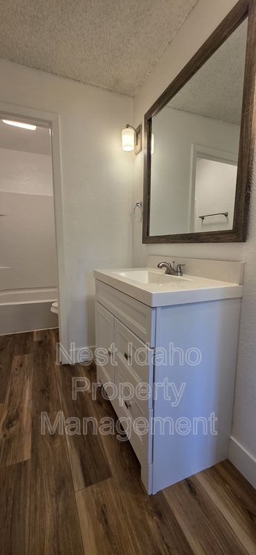 Building Photo - 705 White Cloud Dr
