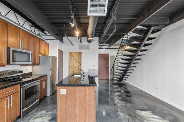 Building Photo - 3110 Thomas Ave