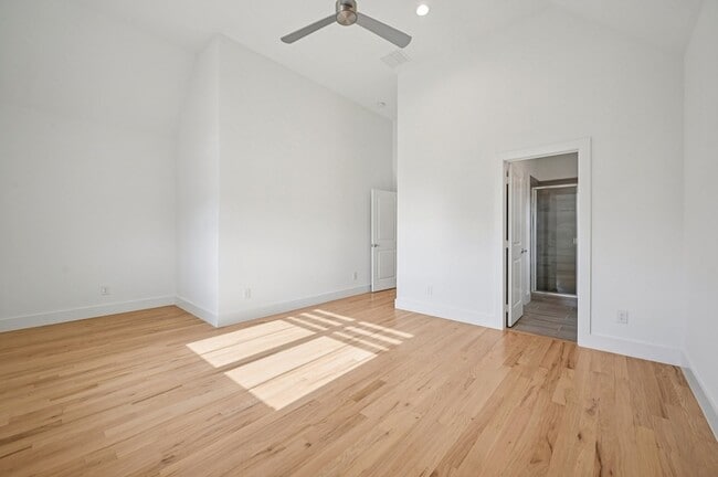 Building Photo - 13868 Dorset Ln