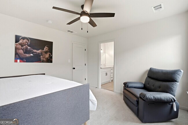 Building Photo - 4221 Willow Oak Dr