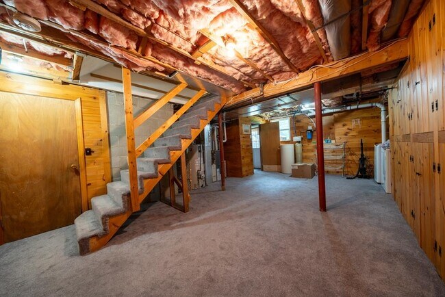 Building Photo - 246 Winding Pond Rd