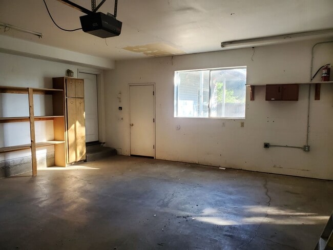 Building Photo - Introducing Your Dream Home:  A perfect bl...