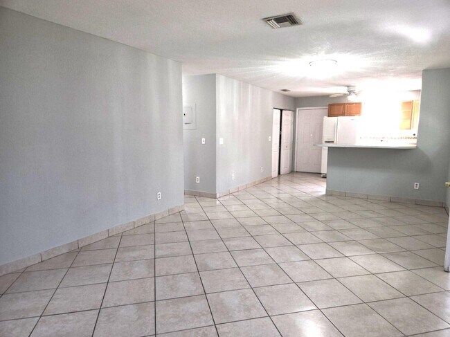 Building Photo - 4836 Carver St