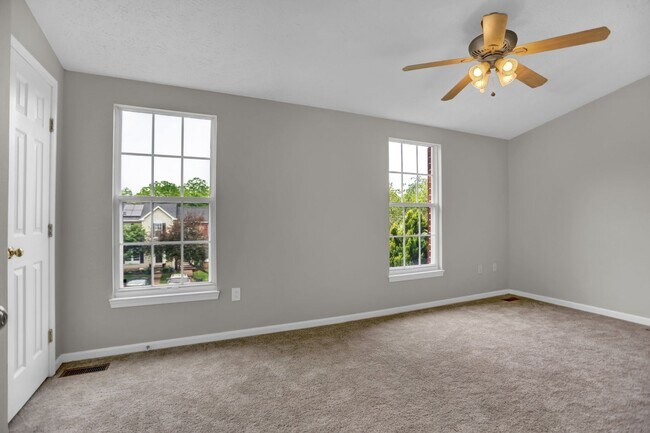 Building Photo - Charming 3-Bedroom Townhome for Rent in Ab...