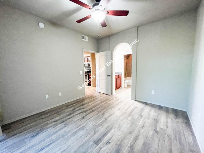 Building Photo - 2bd/2ba condo in Villas at Hacienda Del Sol