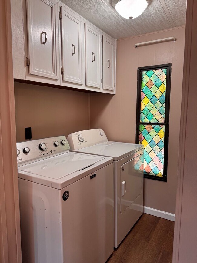 Building Photo - 3 Bed, 1.5 bath mobile home