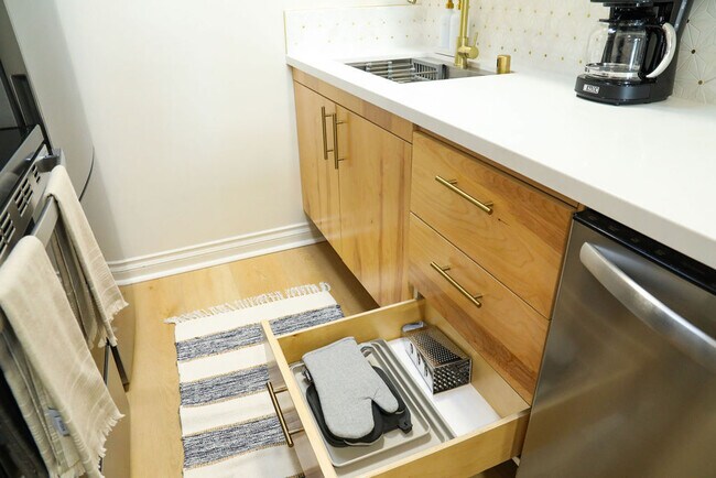 Building Photo - 1773 Torrance St