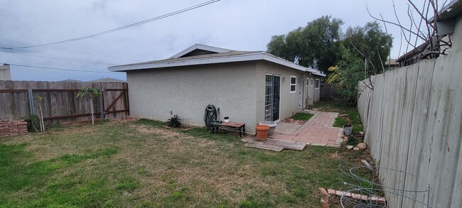 Building Photo - 3-Bed/2-Bath House w/2-Car Garage Near Str...