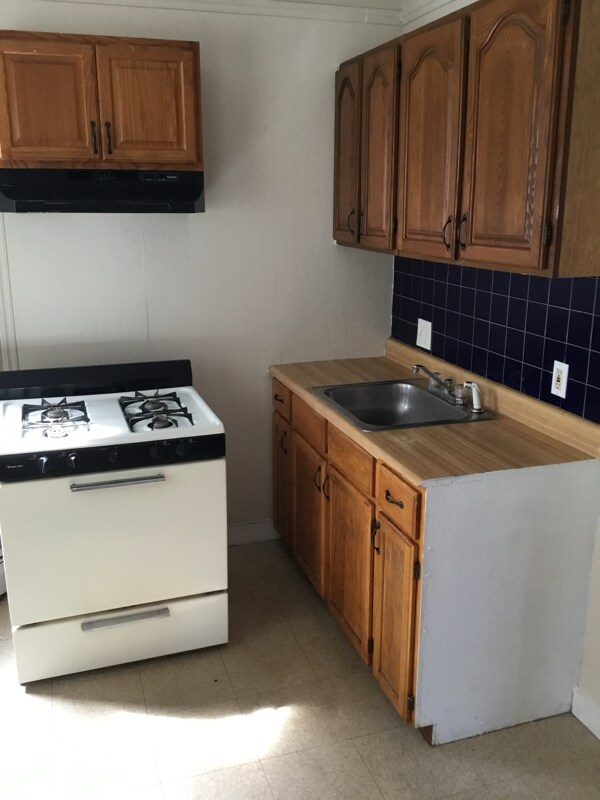 Building Photo - 863 Plymouth Ave