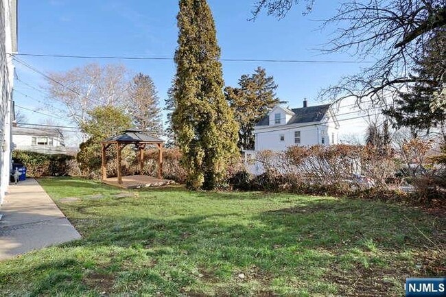 Building Photo - 68 Mohawk Ave