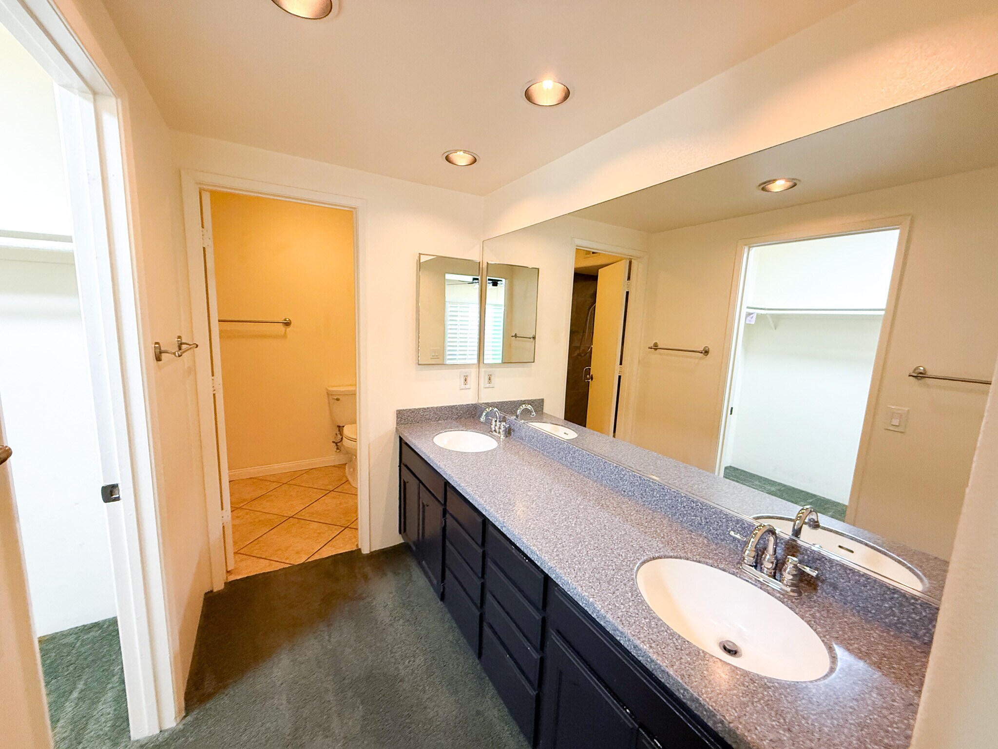 MASTER BATH - 1603 Augusta Plz