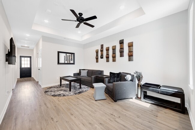 Building Photo - 10317 Lake Rd