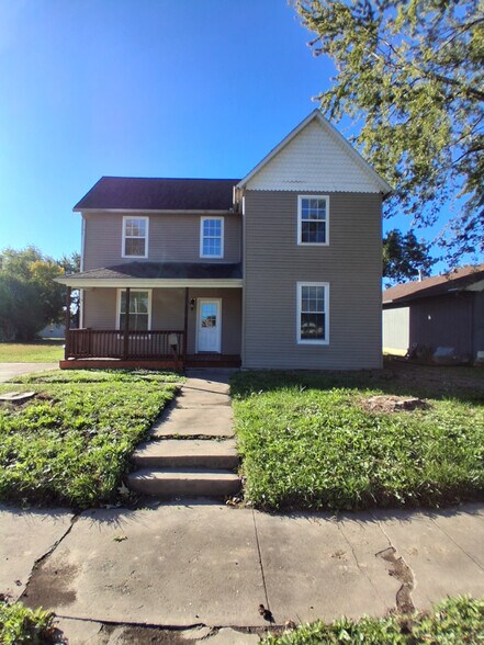 Primary Photo - 518 E Mitchell St