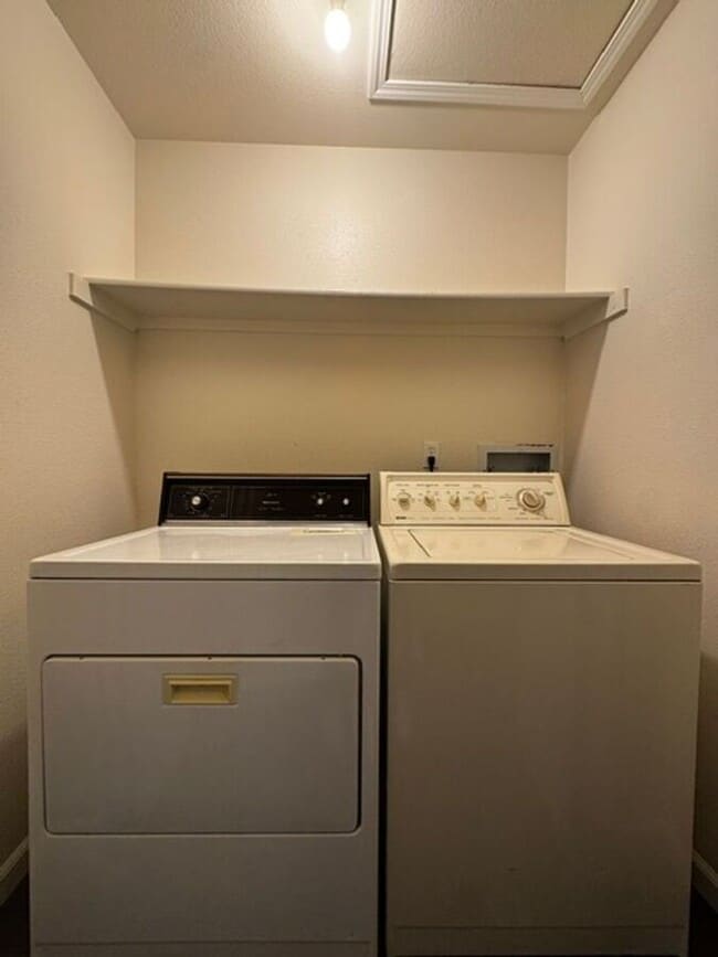 Building Photo - 3014 Starlight Cir