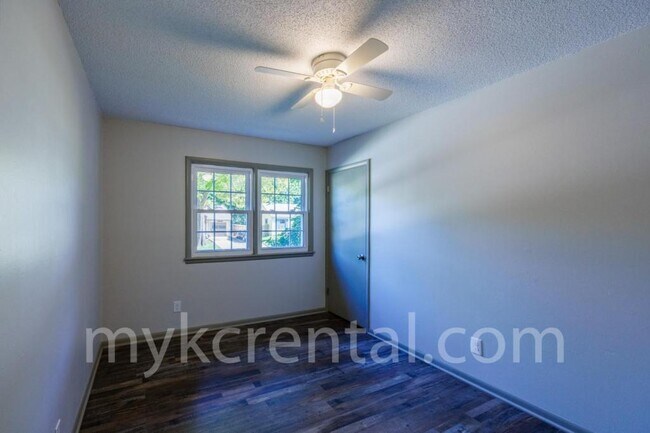 Building Photo - 7915 W 59th Terrace