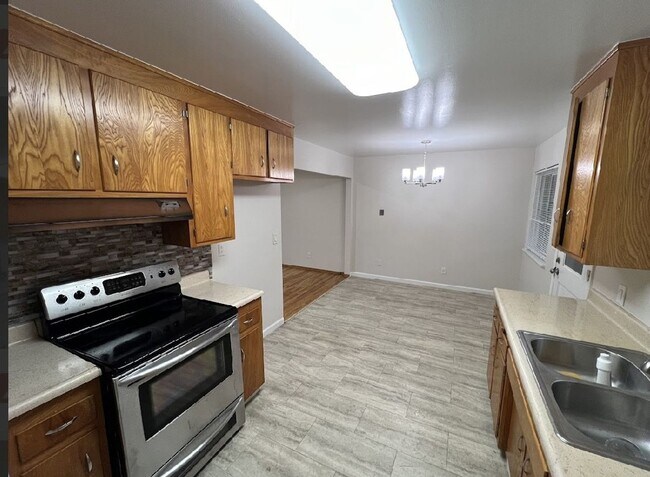 Building Photo - 6119-6121 Stanley Avenue