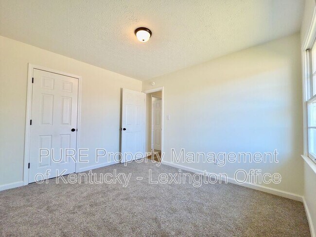 Building Photo - 3728 Crosby Dr