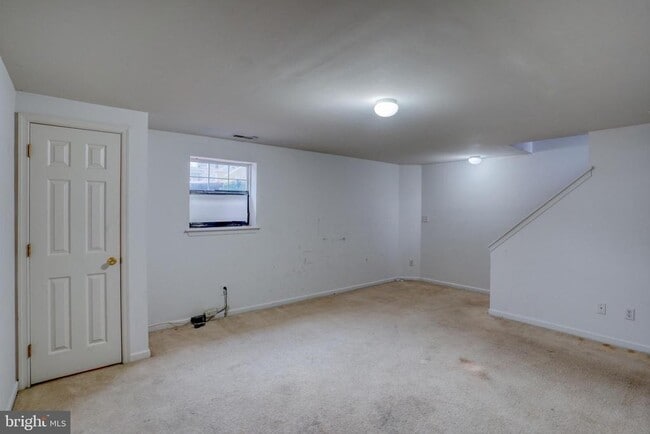 Building Photo - 407 Champs Ln