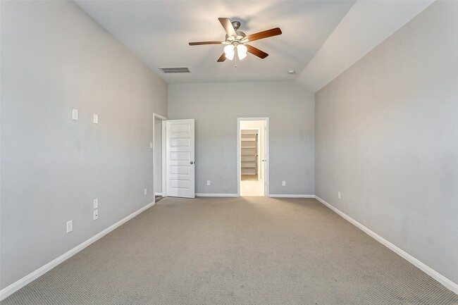 Building Photo - 2165 Woodland Pine Dr