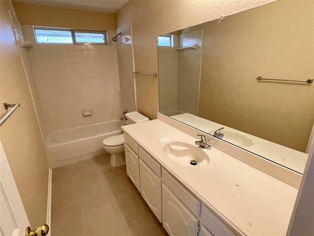 Building Photo - 1415 Woodmont Dr