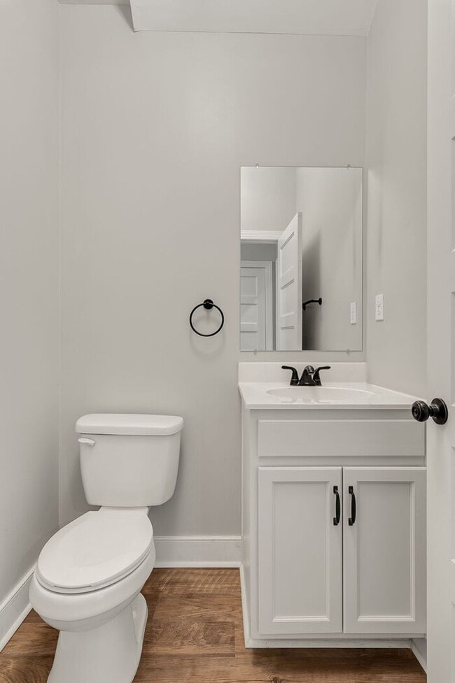 Building Photo - Beautiful Rental in The Highlands – Spacio...