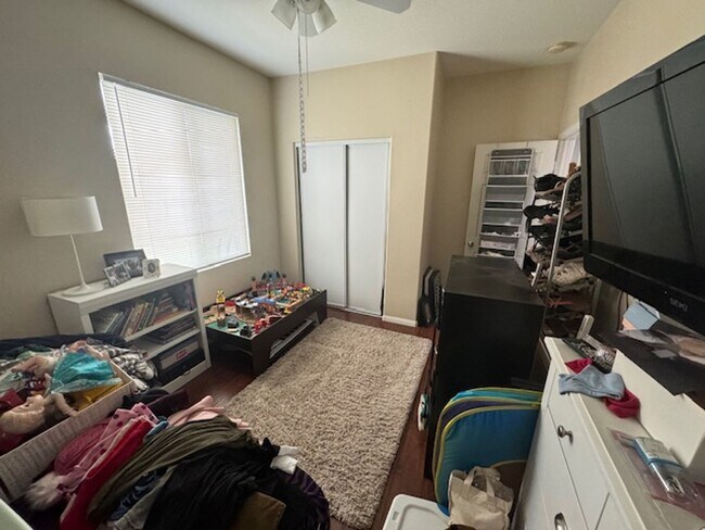 Building Photo - Beautiful Single Story Home - Professional Landscaper included