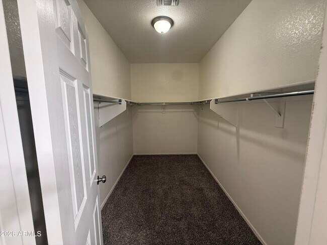 Building Photo - 3892 S Moccasin Trail