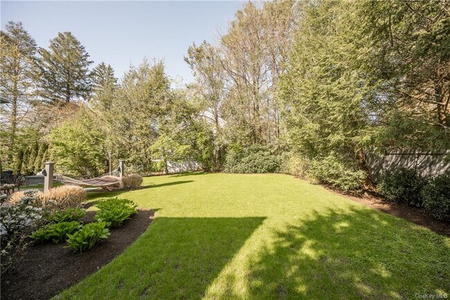 Building Photo - 1 Sunny Ridge Plaza