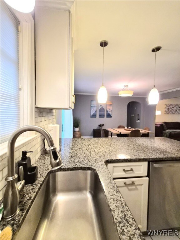 Building Photo - 30 Manlon Terrace