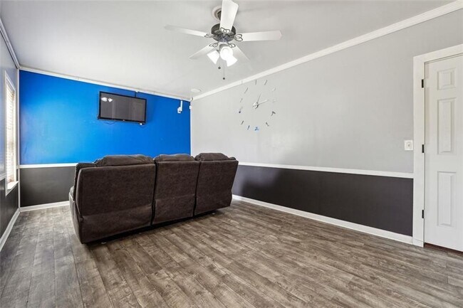 Building Photo - 6331 Salinger Ct