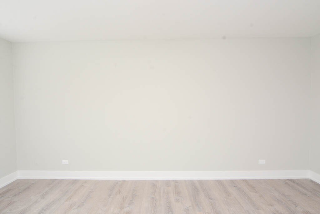 Building Photo - 447 W Surf St