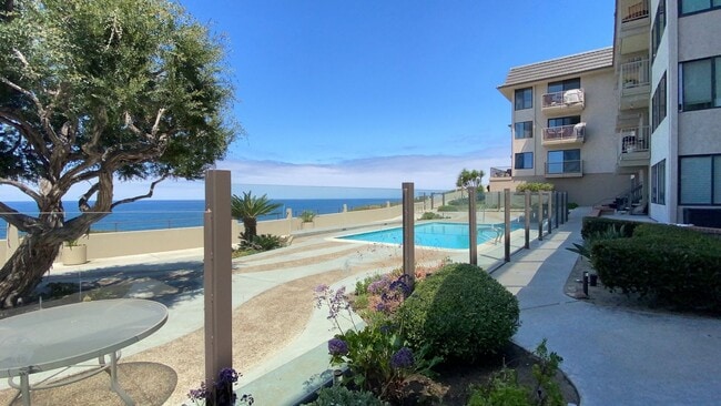 Building Photo - Del Mar Beach Club 2bd/2ba Condo