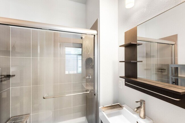Building Photo - Modern 2BD, 2BA LoHi Townhome with Rooftop...