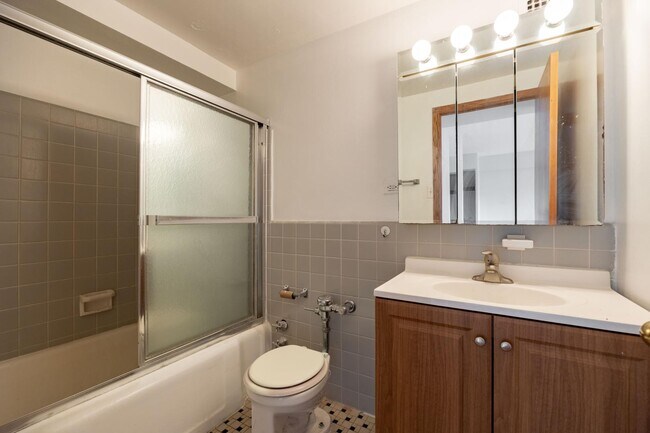 Building Photo - 4180 N Marine Dr