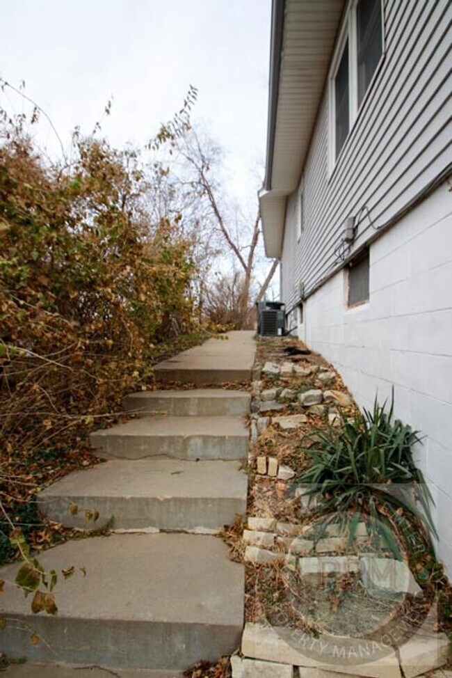 Building Photo - 12317 Weir St