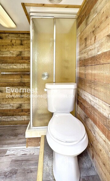 Building Photo - 3509 Kingsbury Dr