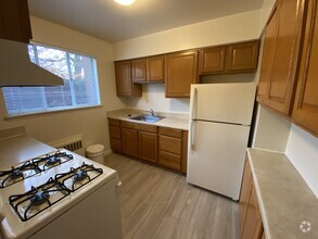 Kitchen - Westover Court Apartments